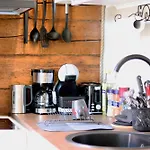 Apartment Stella's Kappeli - Near Bus Station And Airport - Near Bus Tram Stops - Free Parking, Wifi And Netflix - New Renovation