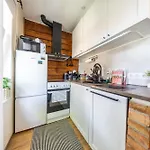 Stella's Kappeli - Near Bus Station And Airport - Near Bus Tram Stops - Free Parking, Wifi And Netflix - New Renovation Apartment *