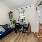 Stella's Kappeli - Near Bus Station And Airport - Near Bus Tram Stops - Free Parking, Wifi And Netflix - New Renovation Tallinn