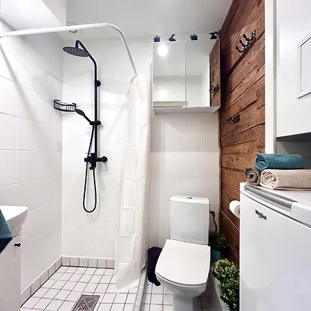 Apartmán Stella's Kappeli - Near Bus Station And Airport - Near Bus Tram Stops - Free Parking, Wifi And Netflix - New Renovation