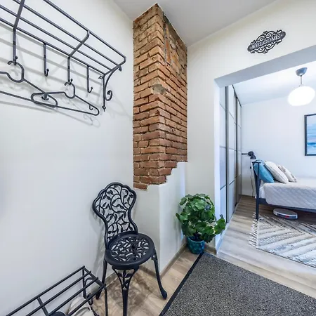 Апартаменти Stella's Kappeli - Near Bus Station And Airport - Near Bus Tram Stops - Free Parking, Wifi And Netflix - New Renovation *