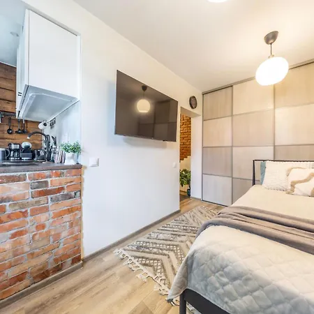 Апартаменти Stella's Kappeli - Near Bus Station And Airport - Near Bus Tram Stops - Free Parking, Wifi And Netflix - New Renovation Таллінн
