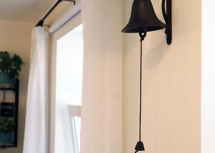 Stella's Kappeli - Near Bus Station And Airport - Near Bus Tram Stops - Free Parking, Wifi And Netflix - New Renovation Lejlighed *