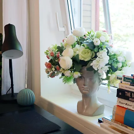 Stella's Kappeli - Near Bus Station And Airport - Near Bus Tram Stops - Free Parking, Wifi And Netflix - New Renovation Lägenhet Tallinn