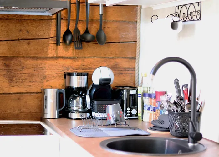 Lägenhet Stella's Kappeli - Near Bus Station And Airport - Near Bus Tram Stops - Free Parking, Wifi And Netflix - New Renovation