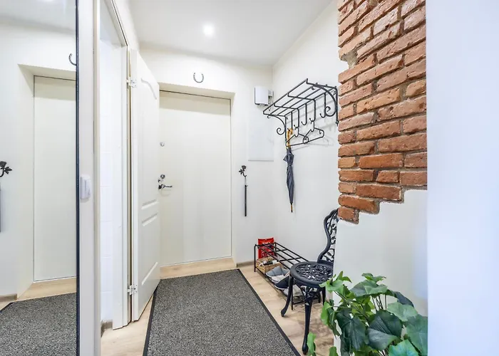 Stella's Kappeli - Near Bus Station And Airport - Near Bus Tram Stops - Free Parking, Wifi And Netflix - New Renovation Lägenhet *