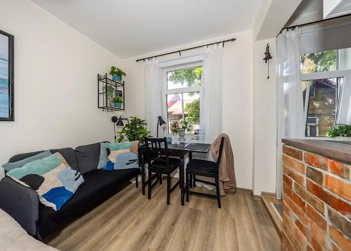 Stella's Kappeli - Near Bus Station And Airport - Near Bus Tram Stops - Free Parking, Wifi And Netflix - New Renovation Tallinn