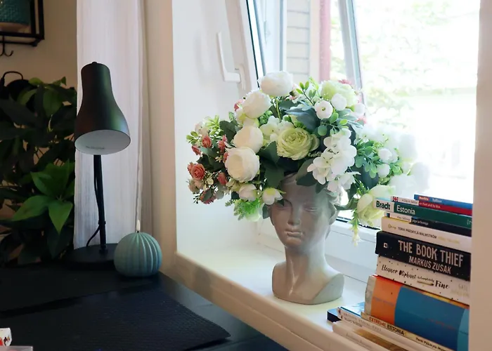 Stella's Kappeli - Near Bus Station And Airport - Near Bus Tram Stops - Free Parking, Wifi And Netflix - New Renovation Lägenhet Tallinn